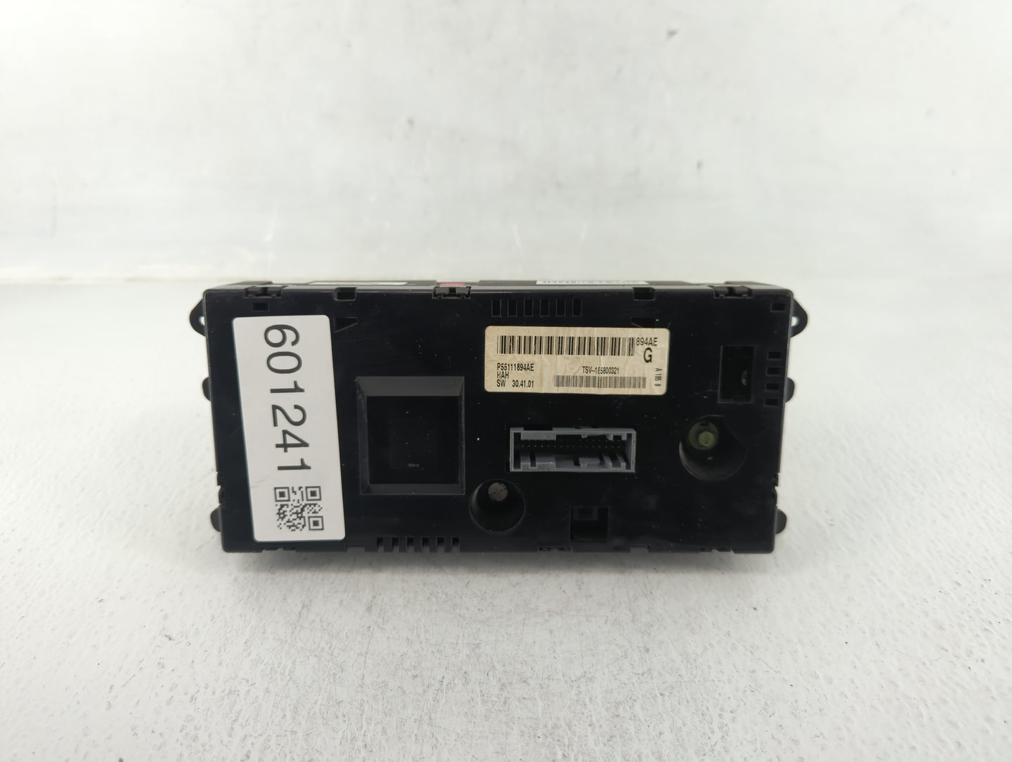 2009 Dodge Journey Climate Control Module Temperature AC/Heater Replacement P/N:P55111894AE Fits OEM Used Auto Parts - Oemusedautoparts1.com