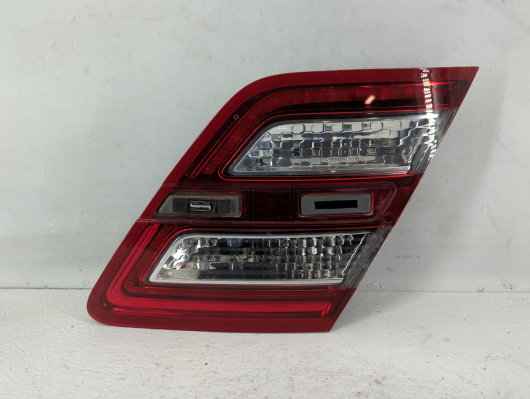 2013-2019 Ford Taurus Tail Light Assembly Passenger Right OEM P/N:DG13-15B502-AN Fits 2013 2014 2015 2016 2017 2018 2019 OEM Used Auto Parts
