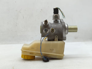 2004-2005 Jaguar Xj8 Brake Master Cylinder