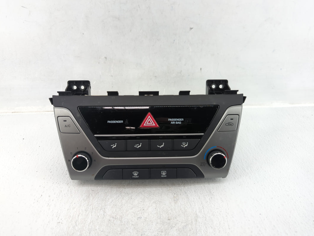 2017-2018 Hyundai Elantra Climate Control Module Temperature AC/Heater Replacement P/N:97250-F20624X Fits 2017 2018 OEM Used Auto Parts