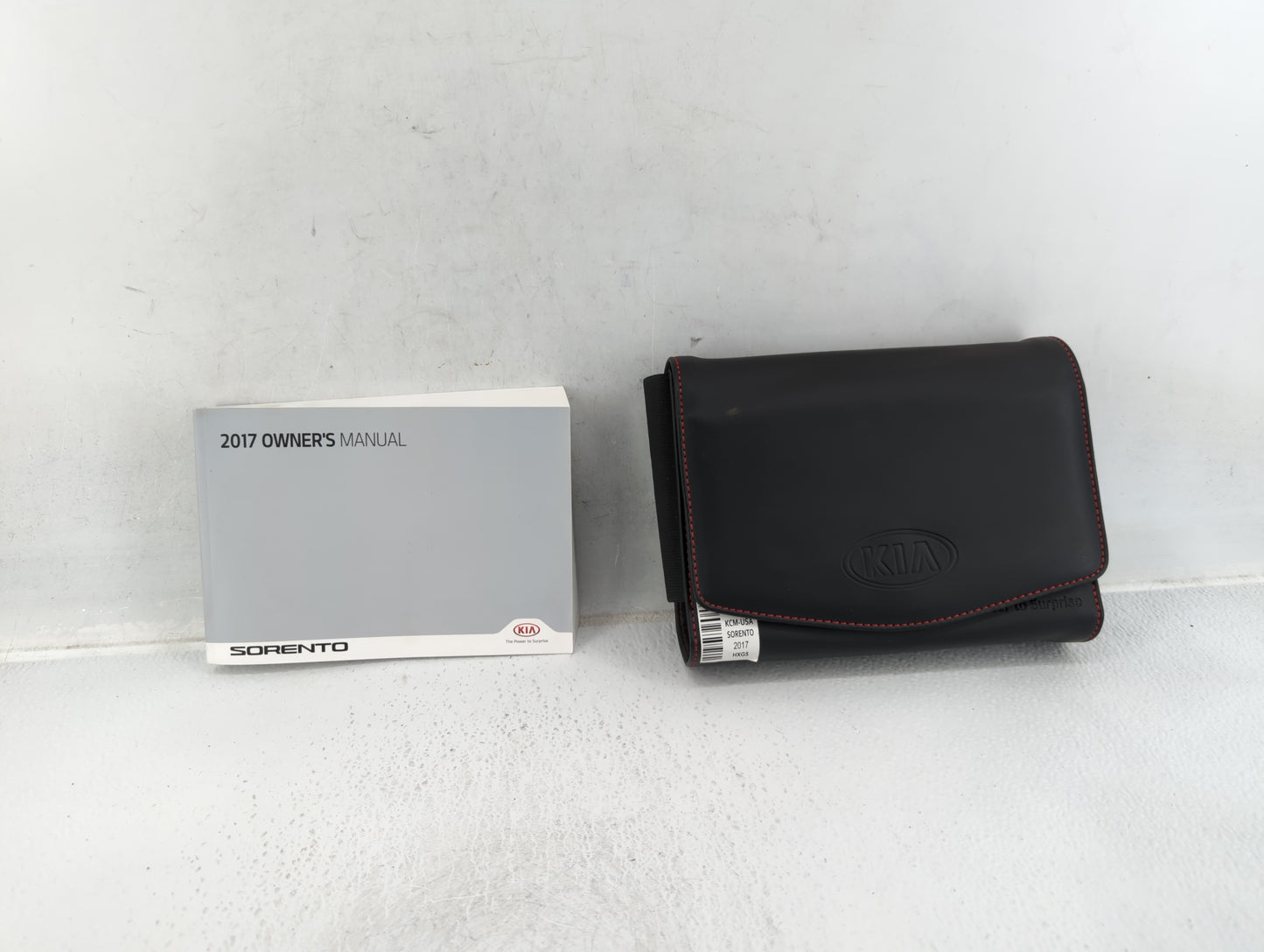 2017 Kia Sorento Owners Manual Book Guide P/N:HXG5-EU65A OEM Used Auto Parts - Oemusedautoparts1.com