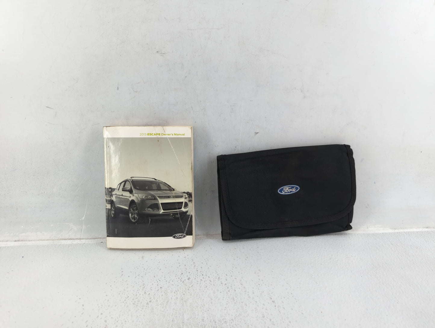 2013 Ford Escape Owners Manual Book Guide P/N:DJ5J 19A321 AA OEM Used Auto Parts - Oemusedautoparts1.com