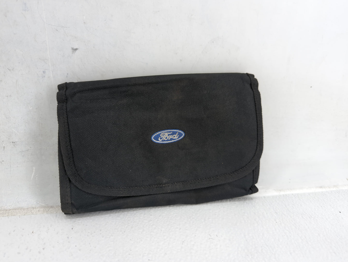 2013 Ford Escape Owners Manual Book Guide P/N:DJ5J 19A321 AA OEM Used Auto Parts - Oemusedautoparts1.com