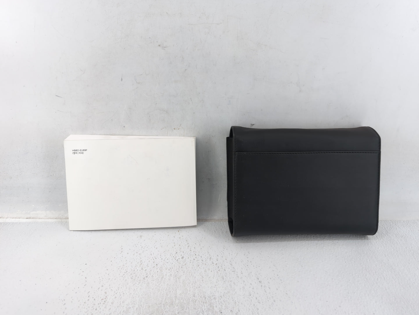 2017 Hyundai Santa Fe Owners Manual Book Guide P/N:HB80-EU69F OEM Used Auto Parts - Oemusedautoparts1.com