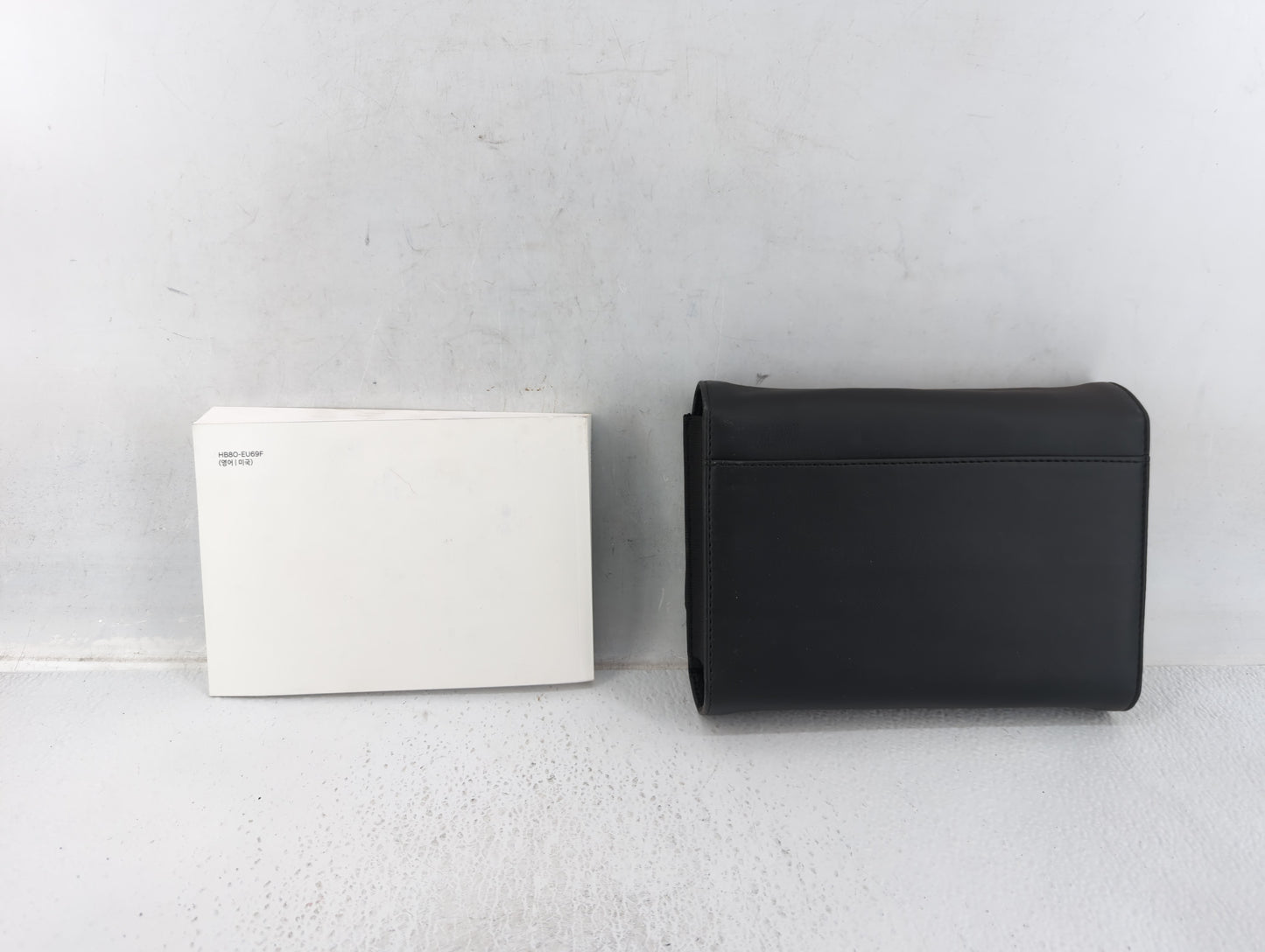 2017 Hyundai Santa Fe Owners Manual Book Guide P/N:HB80-EU69F OEM Used Auto Parts - Oemusedautoparts1.com