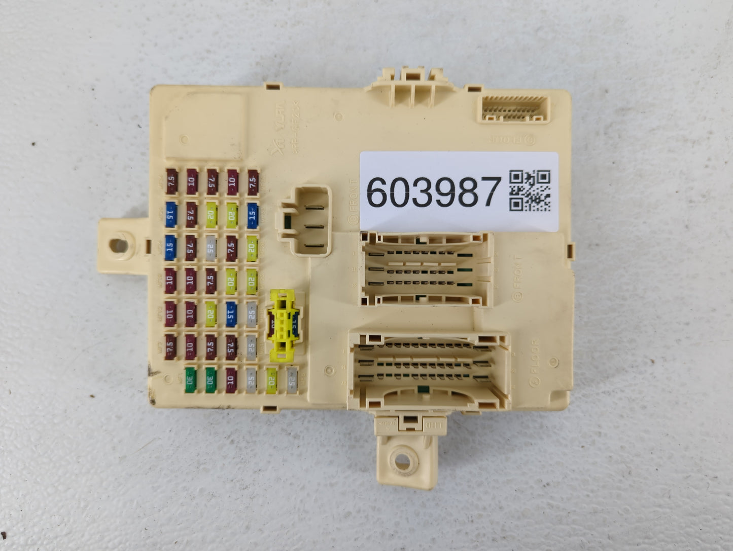 2012 Hyundai Sonata Fusebox Fuse Box Panel Relay Module P/N:10-12121-001 91950-3S061 Fits OEM Used Auto Parts - Oemusedautoparts1.com