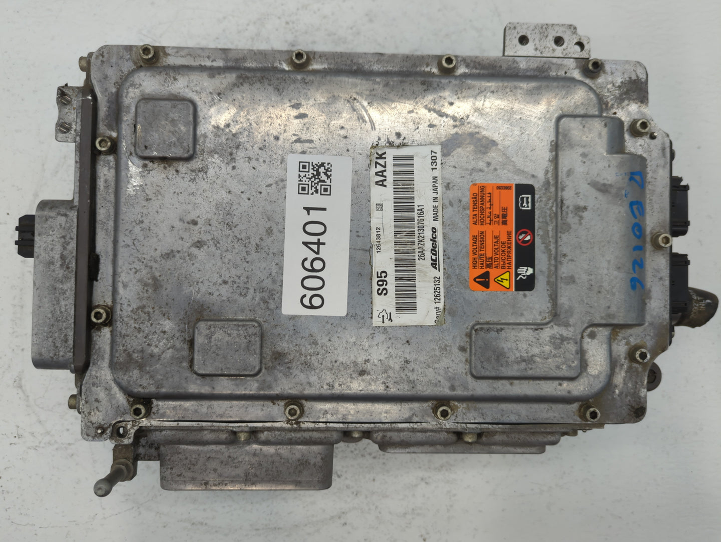 2012 Chevrolet Volt Hybrid DC Synergy Drive Power Inverter P/N:12647758 26AA5B221241431, 12643810 Fits OEM Used Auto Parts - Oemusedautoparts1.com