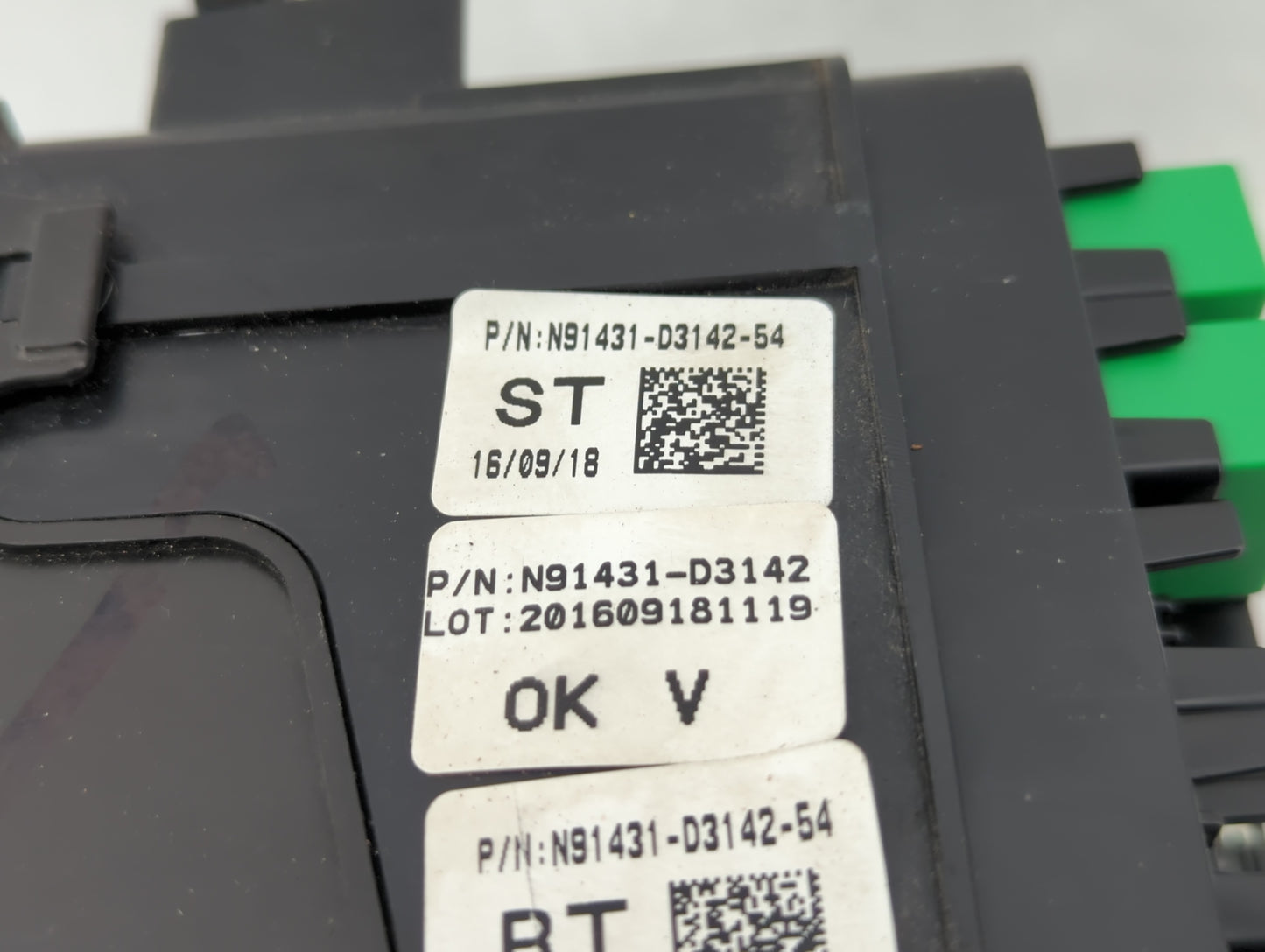 2016-2018 Hyundai Tucson Fusebox Fuse Box Panel Relay Module P/N:N91431-D3200 Fits Fits 2016 2017 2018 OEM Used Auto Parts - Oemusedautoparts1.com