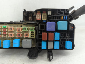 2004-2006 Lexus Es330 Fusebox Fuse Box Panel Relay Module P/N:0827041 Fits 2004 2005 2006 OEM Used Auto Parts