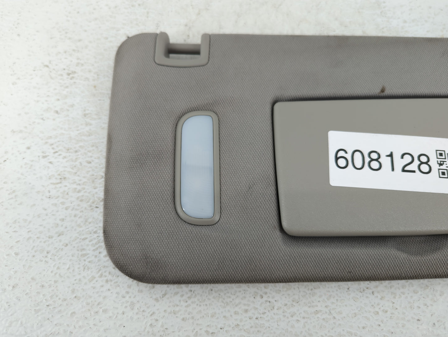 2017 Chevrolet Traverse Sun Visor Shade Replacement Passenger Right Mirror Fits OEM Used Auto Parts - Oemusedautoparts1.com