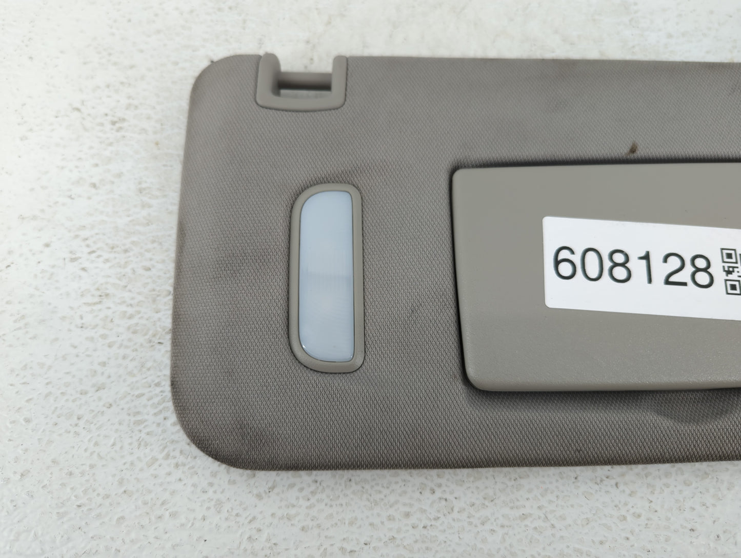 2017 Chevrolet Traverse Sun Visor Shade Replacement Passenger Right Mirror Fits OEM Used Auto Parts - Oemusedautoparts1.com