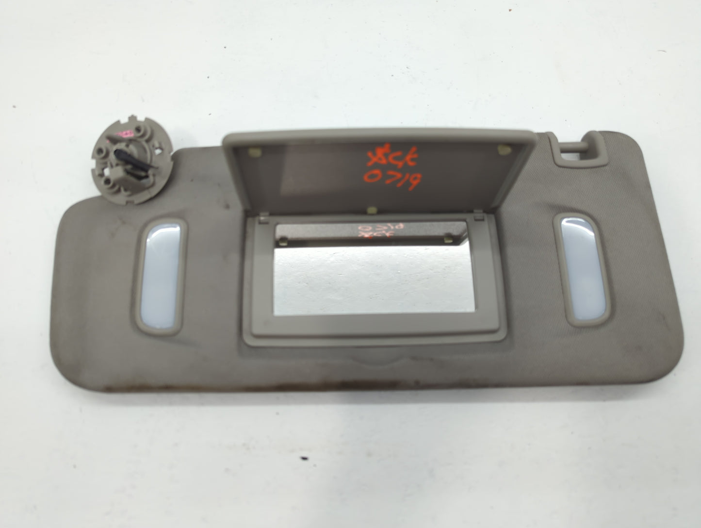 2017 Chevrolet Traverse Sun Visor Shade Replacement Driver Left Mirror Fits OEM Used Auto Parts - Oemusedautoparts1.com