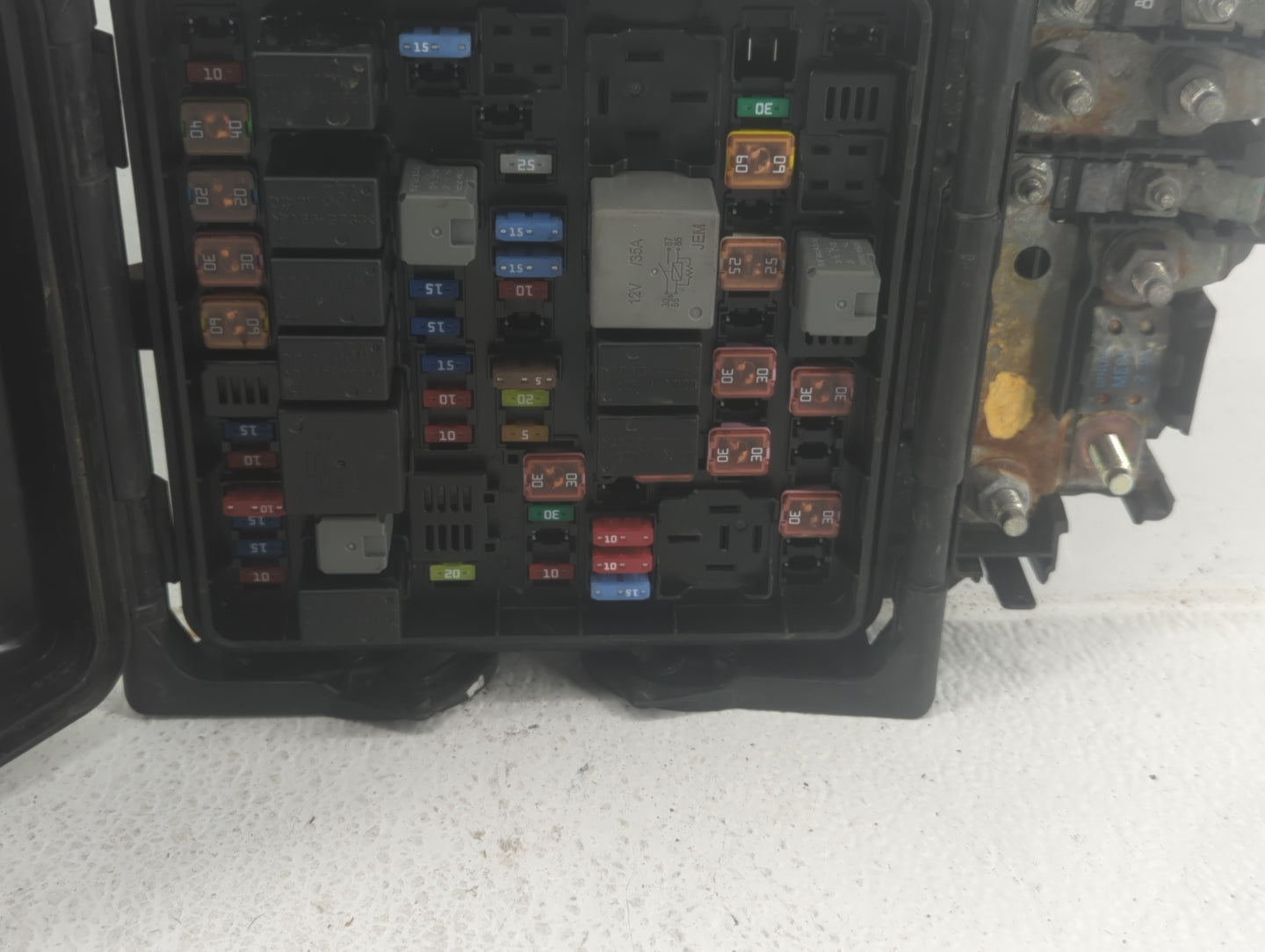 2016 Cadillac Cts Fusebox Fuse Box Panel Relay Module P/N:23390149 Fits OEM Used Auto Parts - Oemusedautoparts1.com