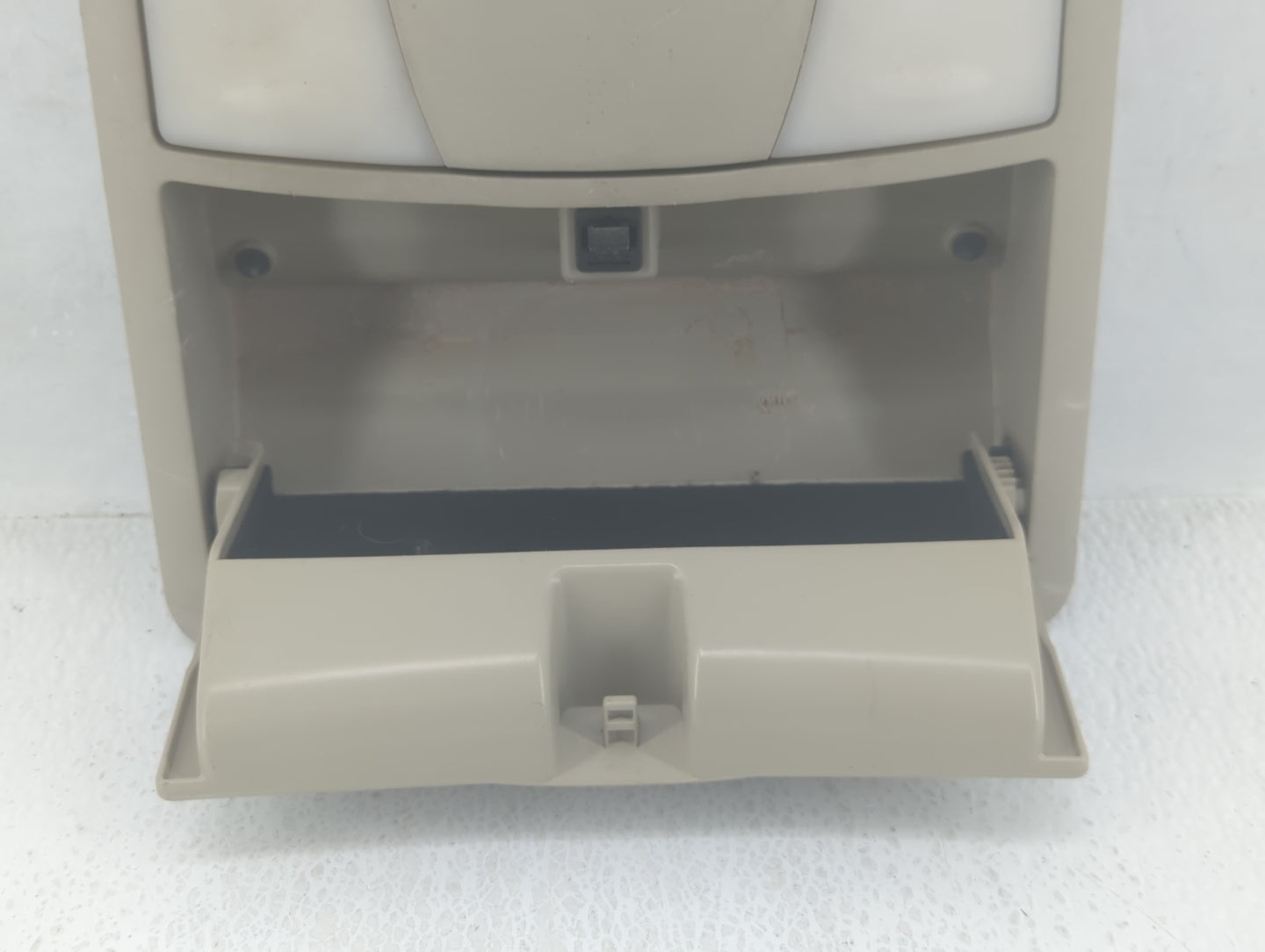 2014 Nissan Rogue Overhead Roof Console - Oemusedautoparts1.com