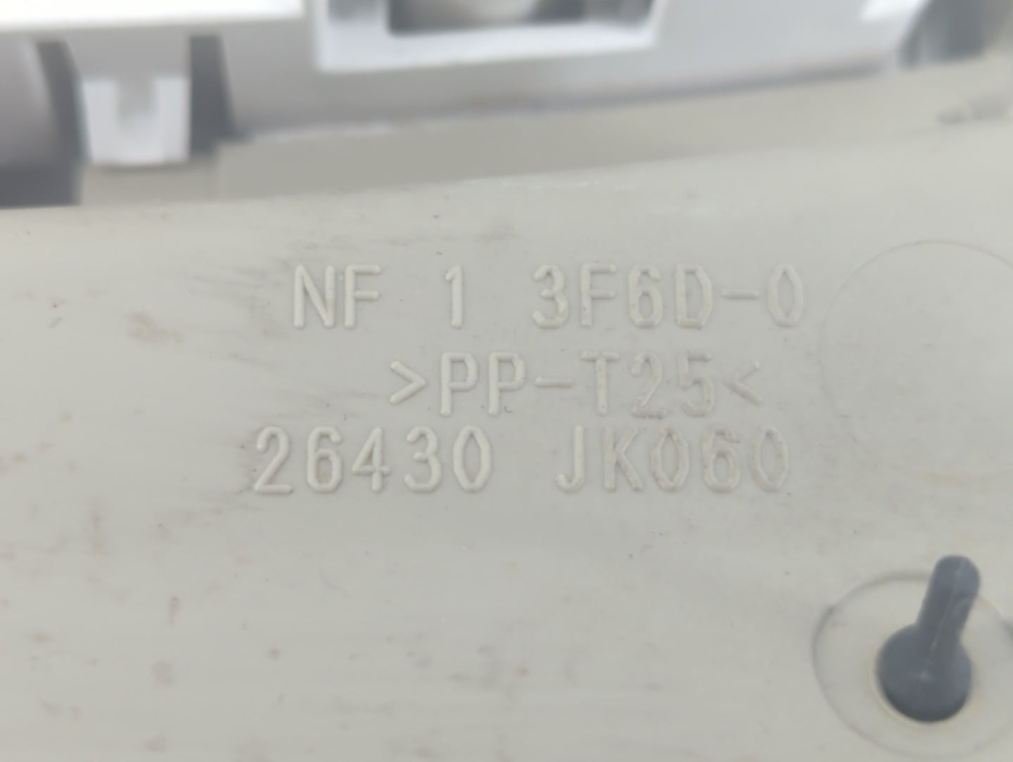 2014 Nissan Rogue Overhead Roof Console - Oemusedautoparts1.com