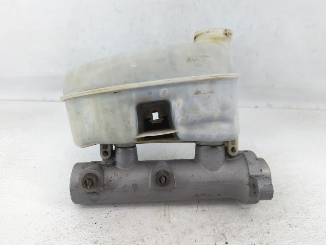 2003-2007 Gmc Sierra 1500 Brake Master Cylinder