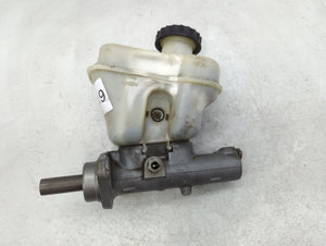 2005-2006 Mazda Tribute Brake Master Cylinder