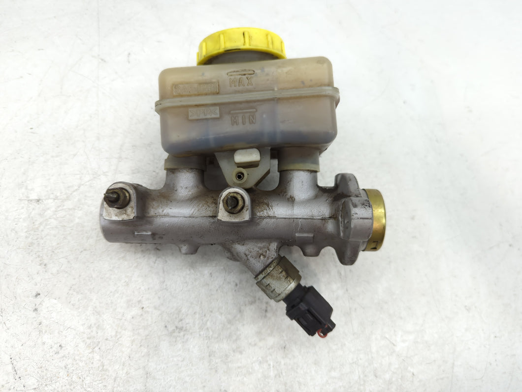 2003-2004 Nissan Xterra Brake Master Cylinder