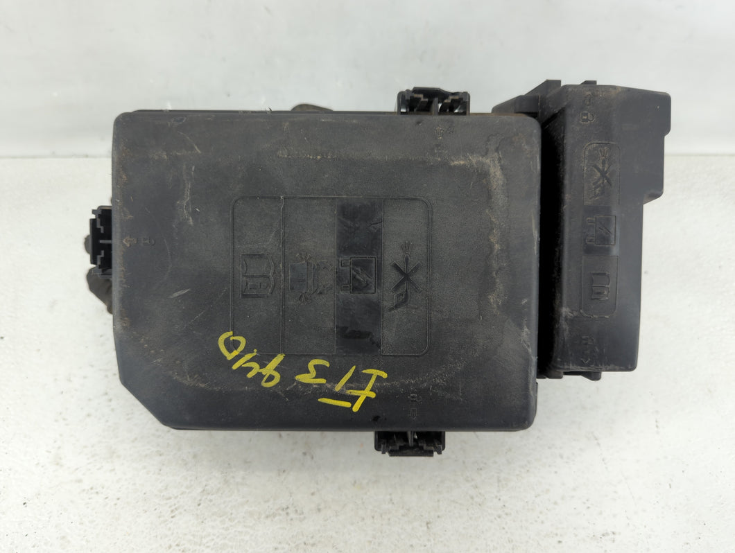 2018-2022 Chevrolet Equinox Fusebox Fuse Box Panel Relay Module P/N:23246682 Fits 2018 2019 2020 2021 2022 OEM Used Auto Parts