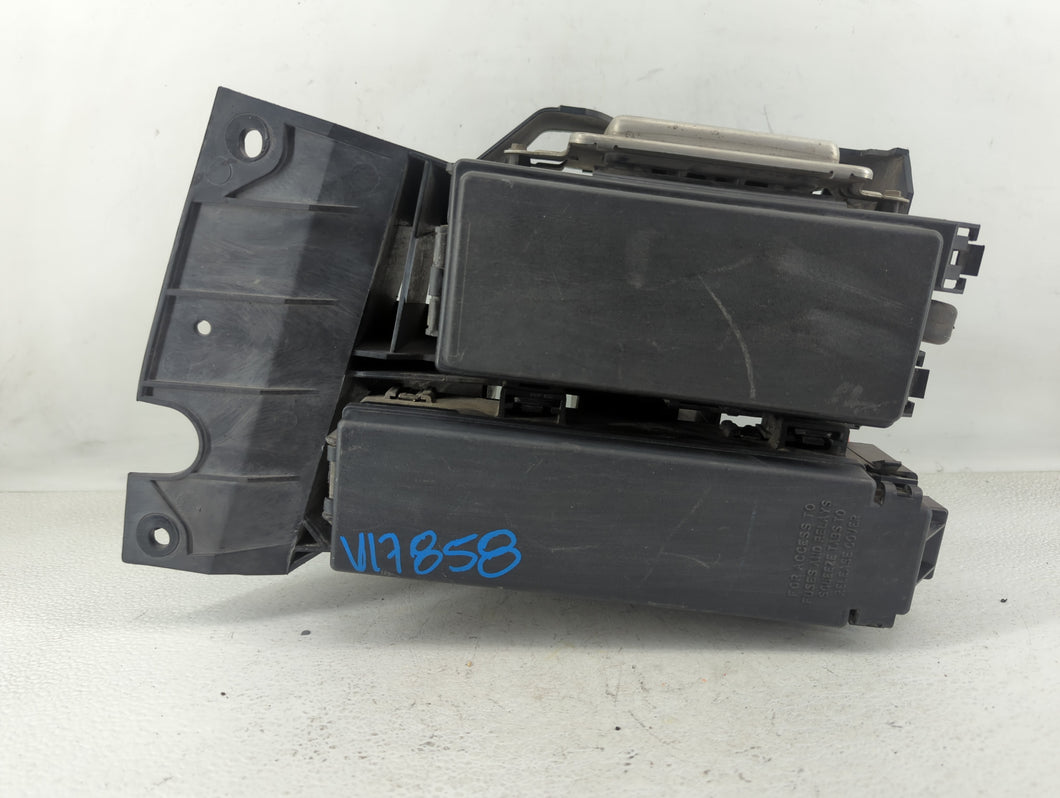 2007-2009 Dodge Durango Fusebox Fuse Box Panel Relay Module P/N:P04692095AH Fits 2007 2008 2009 OEM Used Auto Parts