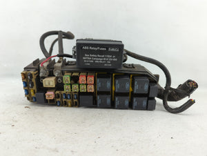 2001-2004 Mazda Tribute Fusebox Fuse Box Panel Relay Module P/N:90293 Fits 2001 2002 2003 2004 OEM Used Auto Parts