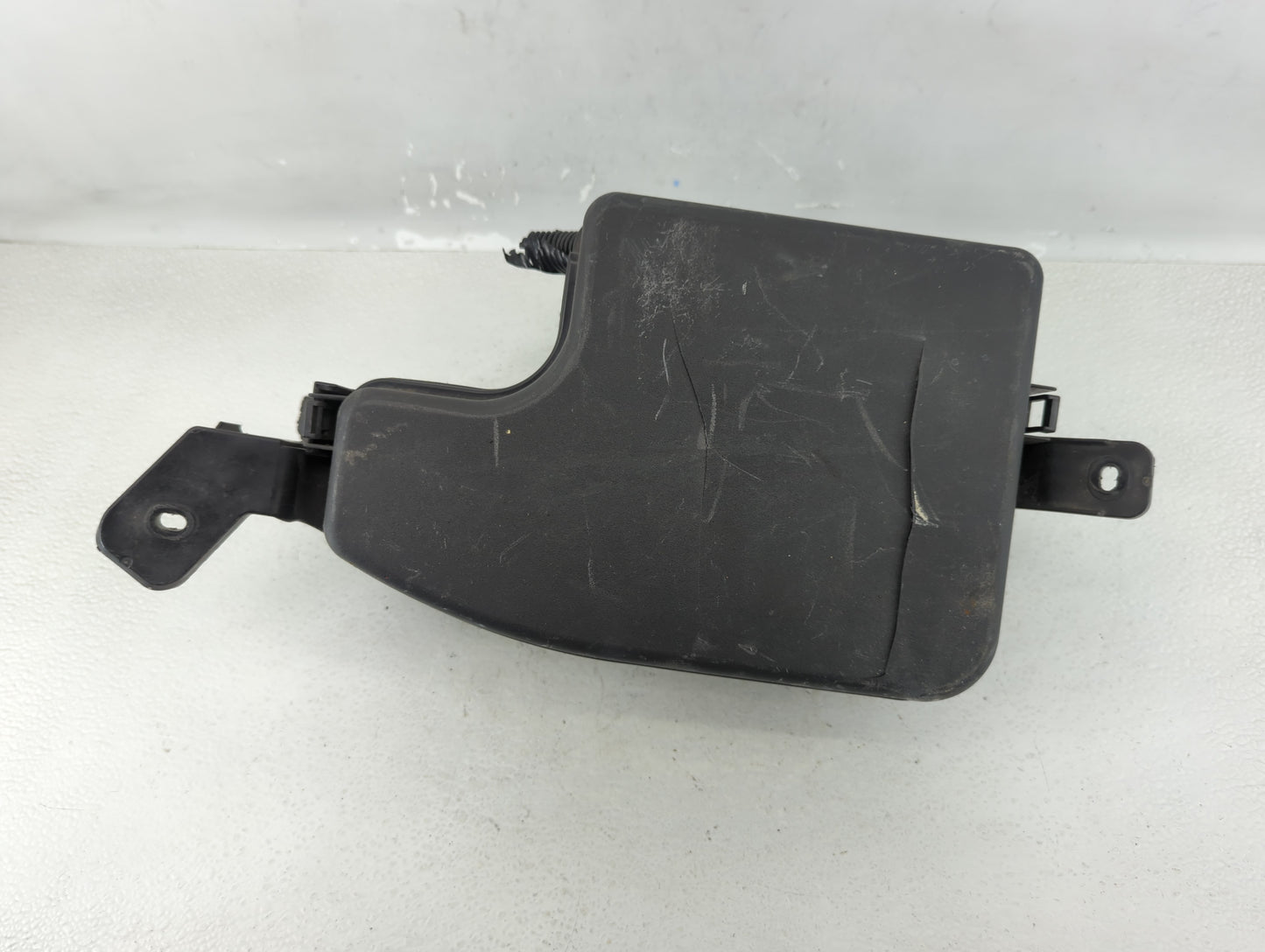 2016 Mazda 3 Fusebox Fuse Box Panel Relay Module P/N:BAYS-675X0 KDY5-675X0 Fits OEM Used Auto Parts - Oemusedautoparts1.com