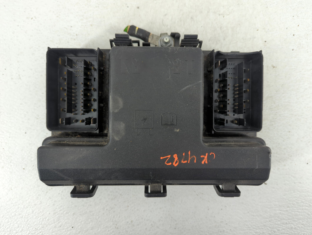 2017-2020 Ford Fusion Fusebox Fuse Box Panel Relay Module P/N:HG9T14D068DC_01 Fits 2017 2018 2019 2020 OEM Used Auto Parts