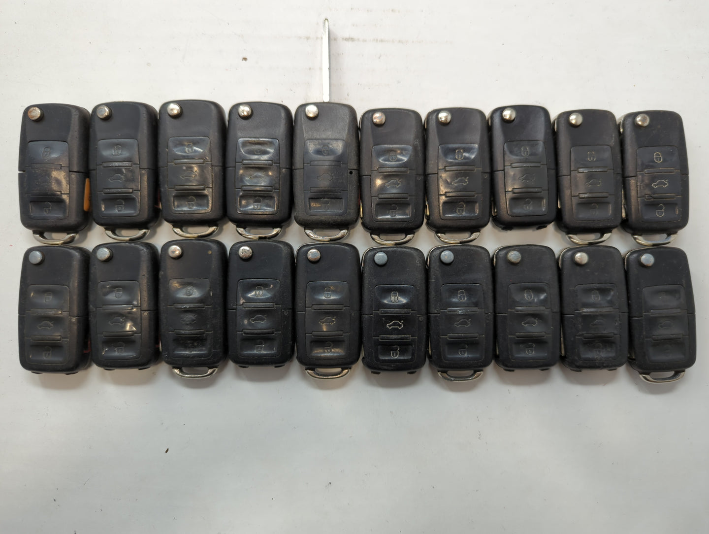 Volkswagen Keyless Entry Remote Fob NBG92596263 | NBG735868T - Oemusedautoparts1.com