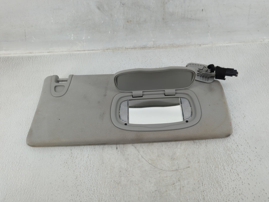 2019-2022 Jeep Cherokee Sun Visor Shade Replacement Passenger Right Mirror Fits Fits 2019 2020 2021 2022 OEM Used Auto Parts