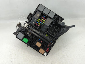 2017-2019 Kia Cadenza Fusebox Fuse Box Panel Relay Module P/N:91950-F6820 Fits 2017 2018 2019 OEM Used Auto Parts