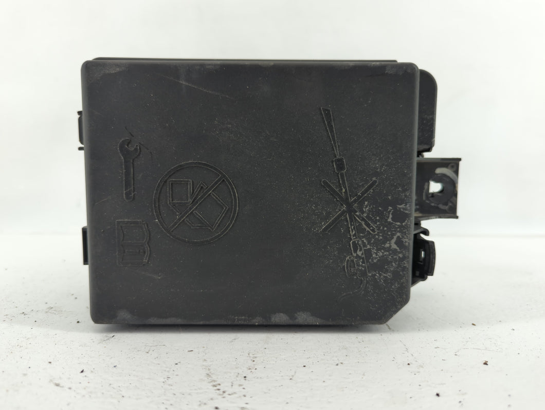 2018-2021 Chevrolet Trax Fusebox Fuse Box Panel Relay Module P/N:C0000057 30959L Fits 2018 2019 2020 2021 OEM Used Auto Parts