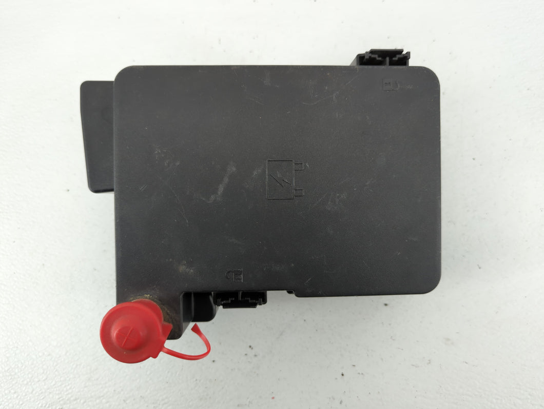 2013-2015 Chevrolet Equinox Fusebox Fuse Box Panel Relay Module P/N:22929762_01 Fits 2013 2014 2015 OEM Used Auto Parts