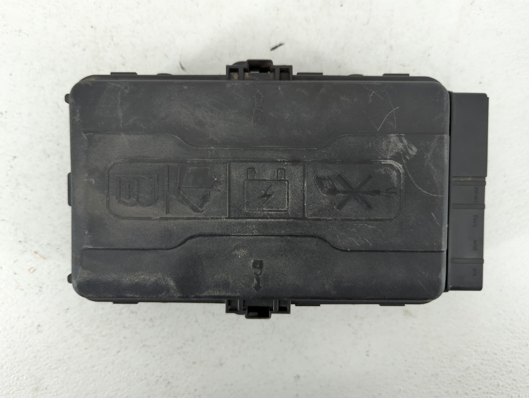 2019-2021 Chevrolet Malibu Fusebox Fuse Box Panel Relay Module P/N:84950507_01 Fits 2019 2020 2021 OEM Used Auto Parts