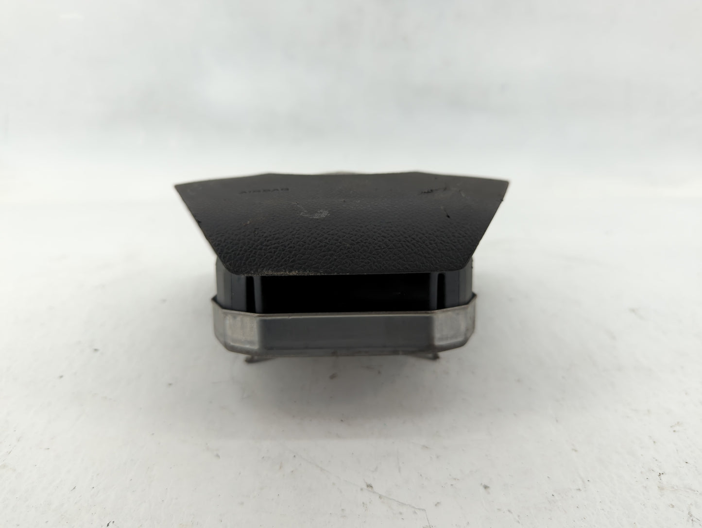 2012 Chevrolet Traverse Air Bag Driver Left Steering Wheel Mounted P/N:AB2576Z201110244 AB2575Z265110058, MCCW2380792 Fits OEM Used Auto Parts - Oemusedautoparts1.com