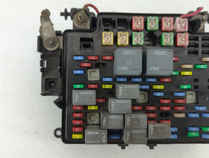 2003-2006 Chevrolet Tahoe Fusebox Fuse Box Panel Relay Module P/N:15115617-02 Fits 2003 2004 2005 2006 OEM Used Auto Parts