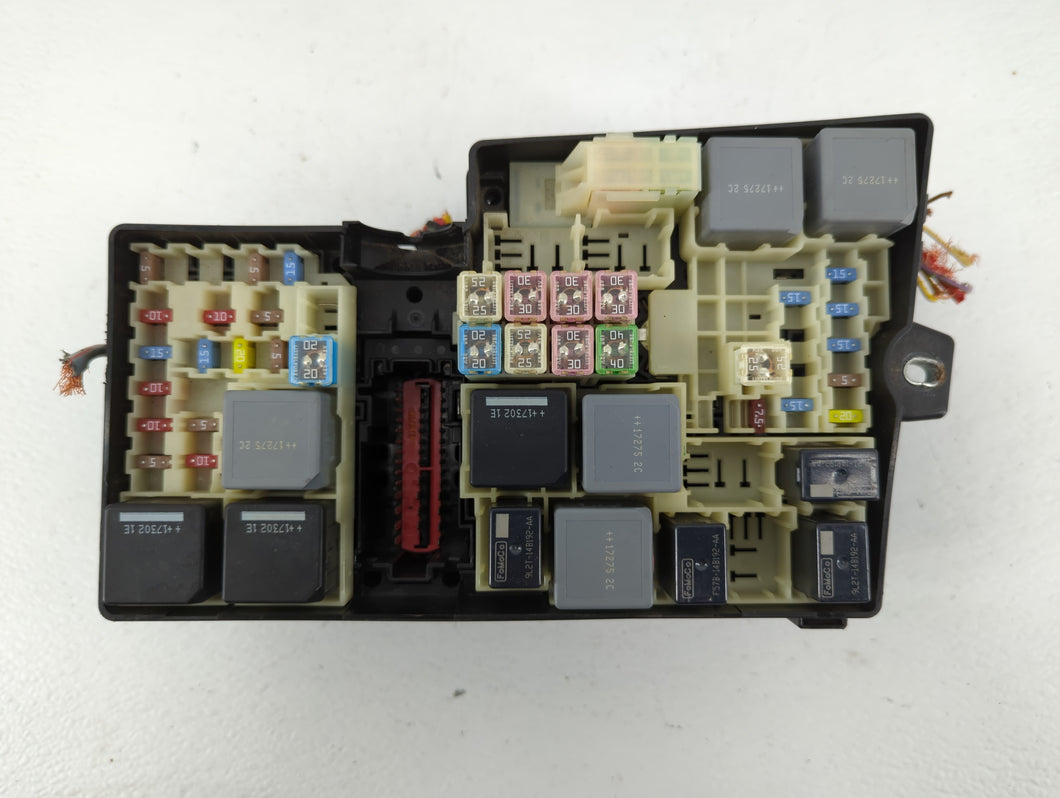 2017-2018 Ford Focus Fusebox Fuse Box Panel Relay Module P/N:AV6T-14A142-AB AV6T-14A067-AD Fits 2017 2018 OEM Used Auto Parts