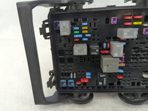 2018 Gmc Sierra 1500 Fusebox Fuse Box Panel Relay Module P/N:84303177_01 Fits 2017 2019 OEM Used Auto Parts