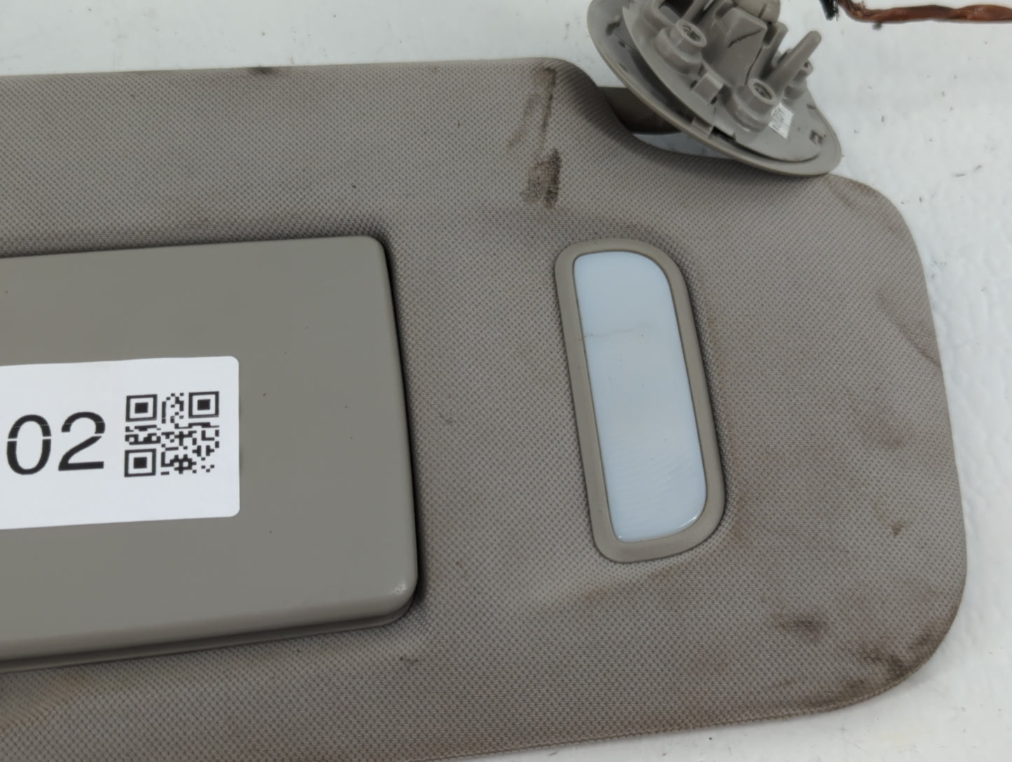 2013 Chevrolet Traverse Sun Visor Shade Replacement Passenger Right Mirror Fits OEM Used Auto Parts - Oemusedautoparts1.com