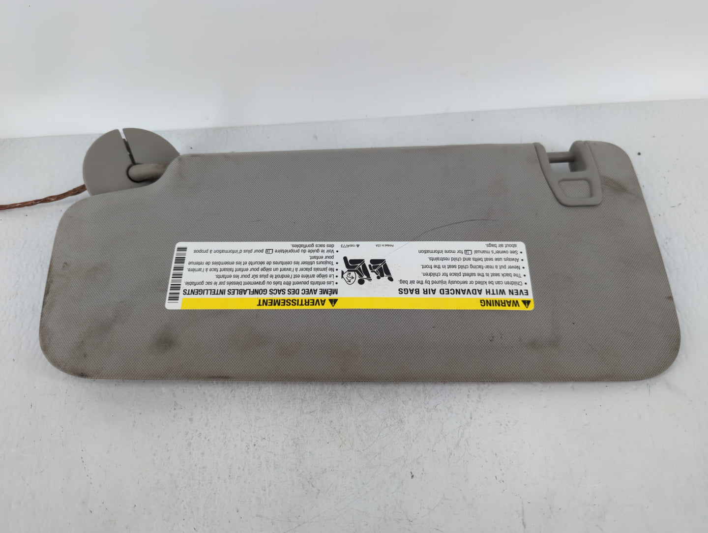 2013 Chevrolet Traverse Sun Visor Shade Replacement Passenger Right Mirror Fits OEM Used Auto Parts - Oemusedautoparts1.com