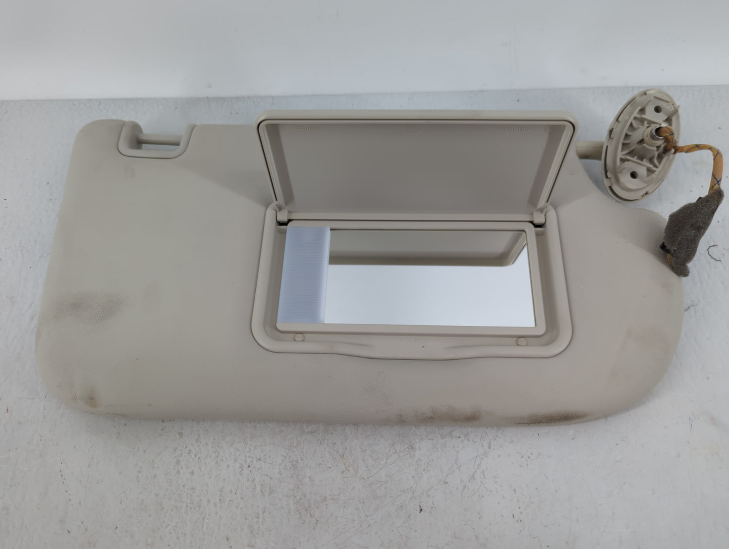 2013-2019 Ford Escape Sun Visor Shade Replacement Passenger Right Mirror Fits 2013 2014 2015 2016 2017 2018 2019 OEM Used Auto Parts - Oemusedautoparts1.com