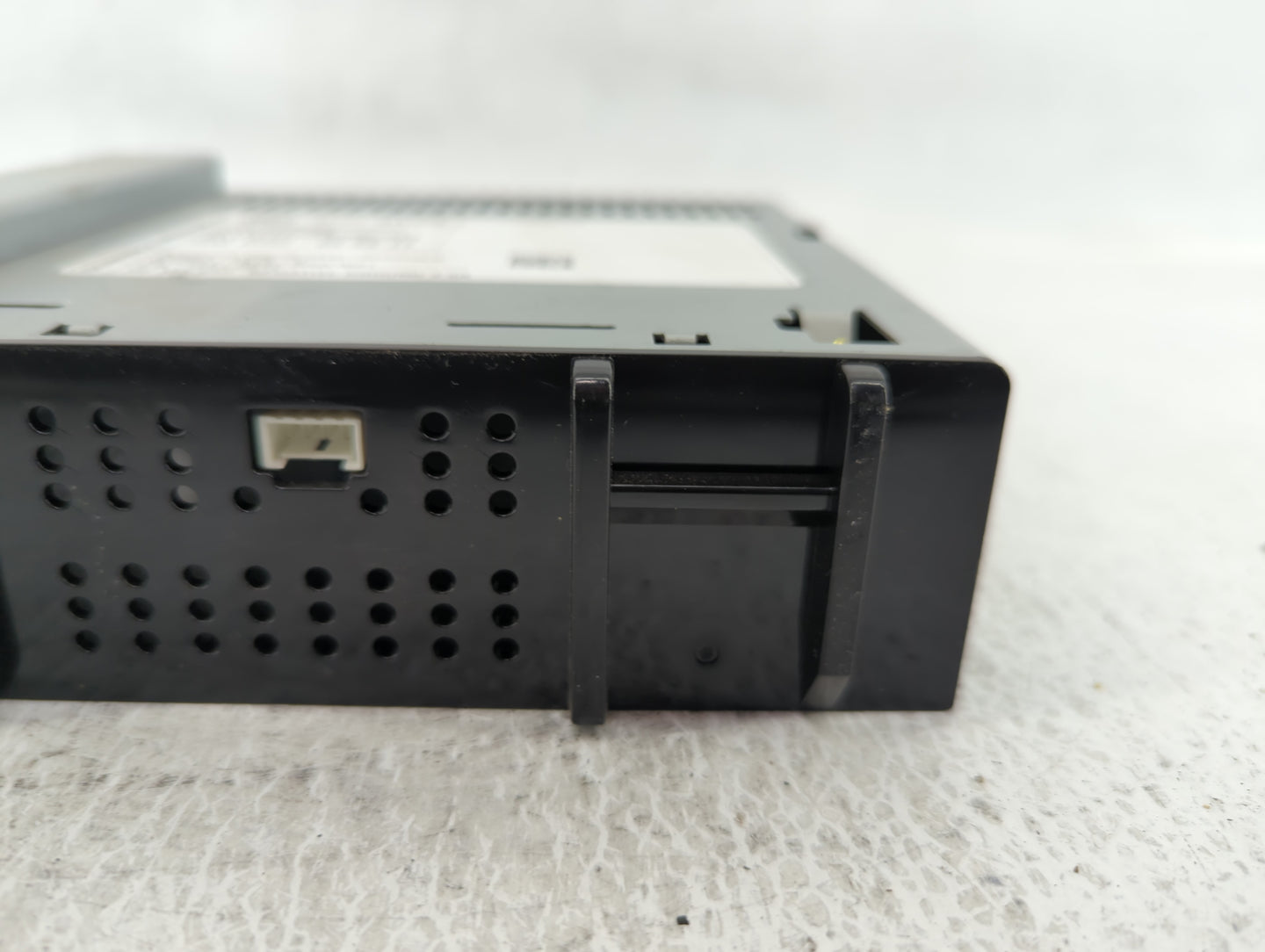 2018 Chevrolet Silverado 1500 Radio AM FM Cd Player Receiver Replacement P/N:42554623 Fits 2019 OEM Used Auto Parts - Oemusedautoparts1.com