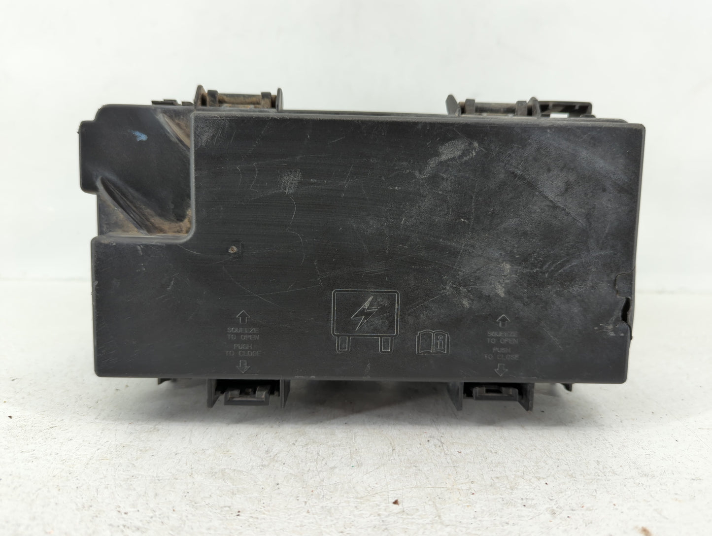 2015-2022 Nissan Pathfinder Fusebox Fuse Box Panel Relay Module P/N:RT032842J0 68239606AA Fits 2015 2016 2017 2018 2019 2020 2022 OEM Used Auto Parts - Oemusedautoparts1.com