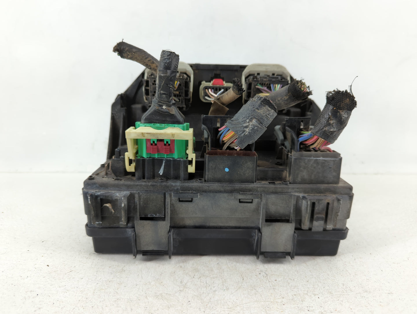 2015-2022 Nissan Pathfinder Fusebox Fuse Box Panel Relay Module P/N:RT032842J0 68239606AA Fits 2015 2016 2017 2018 2019 2020 2022 OEM Used Auto Parts - Oemusedautoparts1.com