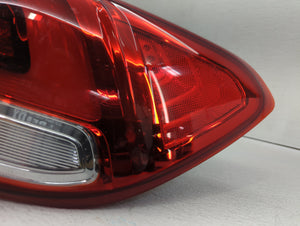 2016-2018 Kia Sorento Tail Light Assembly Passenger Right OEM P/N:R 04SM XX15 Fits 2016 2017 2018 OEM Used Auto Parts