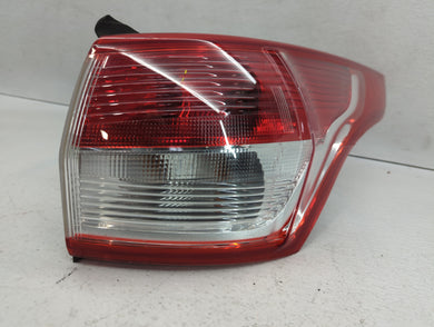 2013-2016 Ford Escape Tail Light Assembly Passenger Right OEM P/N:0427331 44ZH-2105 Fits 2013 2014 2015 2016 OEM Used Auto Parts