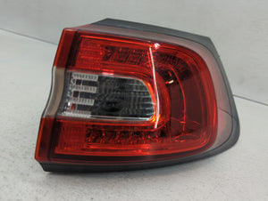 2014-2018 Jeep Cherokee Tail Light Assembly Passenger Right OEM P/N:49033 102906AC Fits 2014 2015 2016 2017 2018 OEM Used Auto Parts
