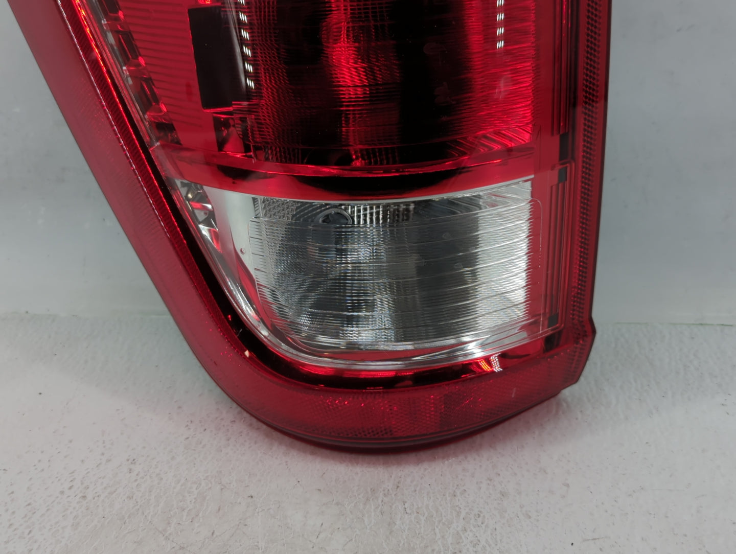 2021-2022 Ford F-150 Tail Light Assembly Passenger Right OEM P/N:ML34-13B505-AE P702 RCL Fits Fits 2021 2022 OEM Used Auto Parts - Oemusedautoparts1.com