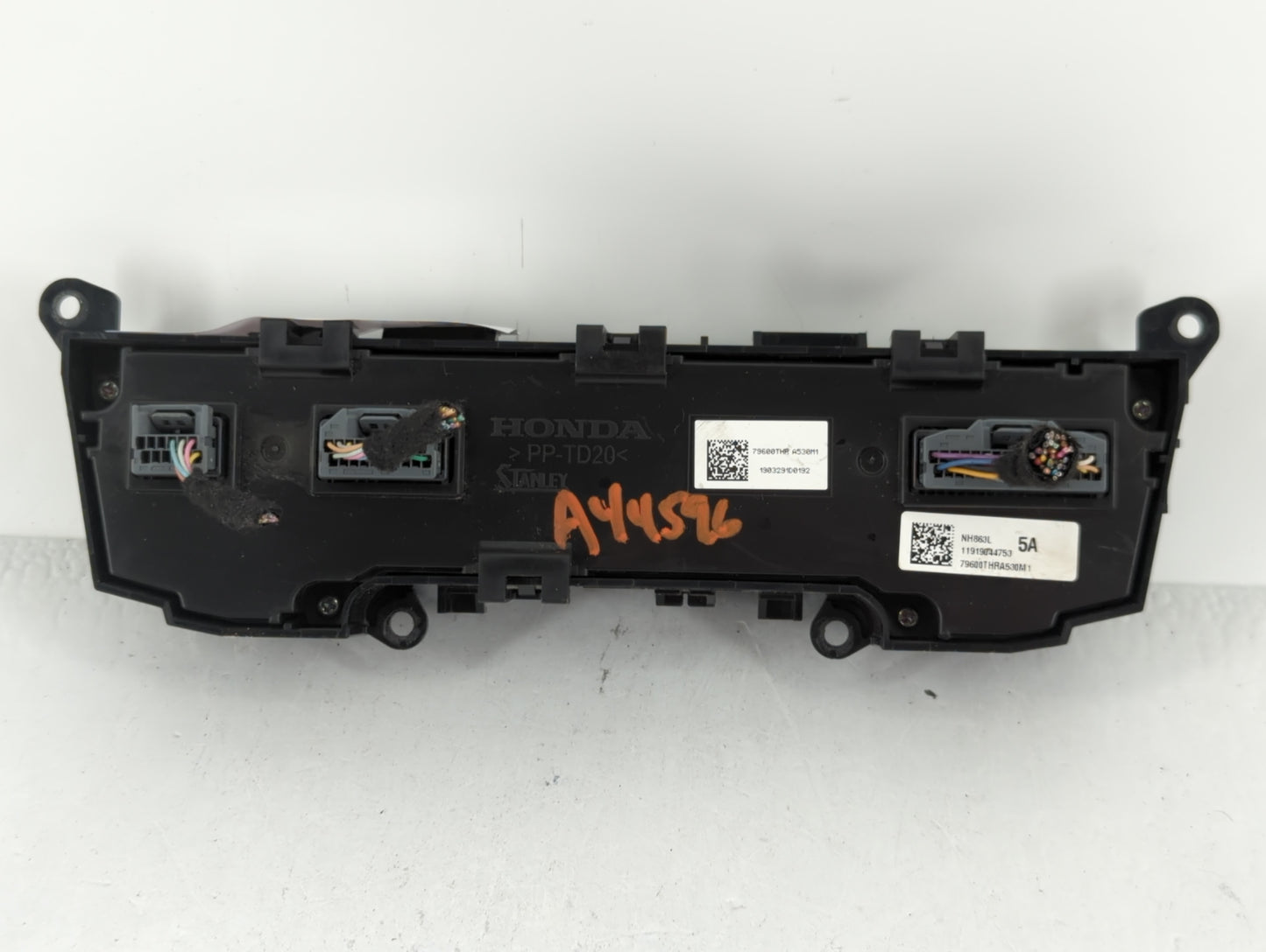 2019 Honda Odyssey Climate Control Module Temperature AC/Heater Replacement P/N:11919044753 NH863L Fits OEM Used Auto Parts - Oemusedautoparts1.com