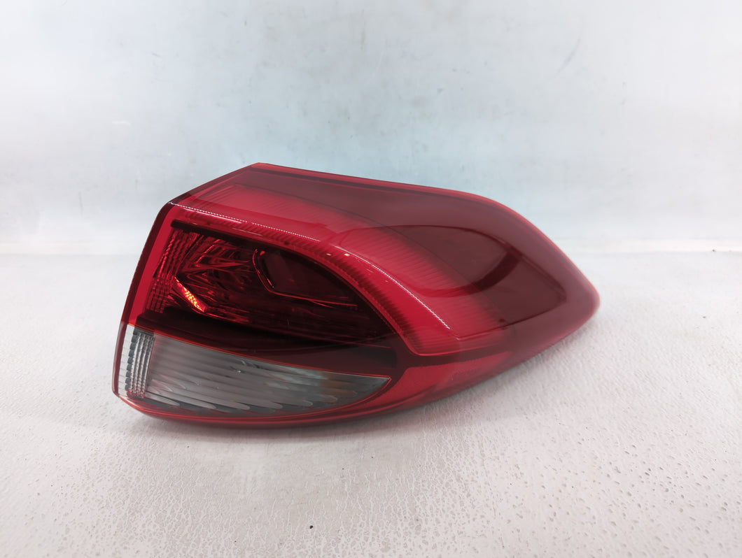 2016-2018 Hyundai Tucson Tail Light Assembly Passenger Right OEM P/N:92402-D71 92402-D31 Fits Fits 2016 2017 2018 OEM Used Auto Parts