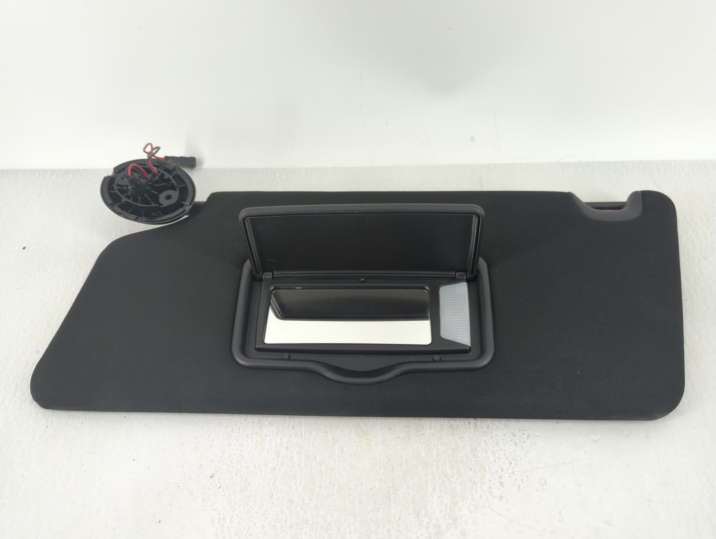 2017 Ford Explorer Sun Visor Shade Replacement Driver Left Mirror Fits OEM Used Auto Parts - Oemusedautoparts1.com